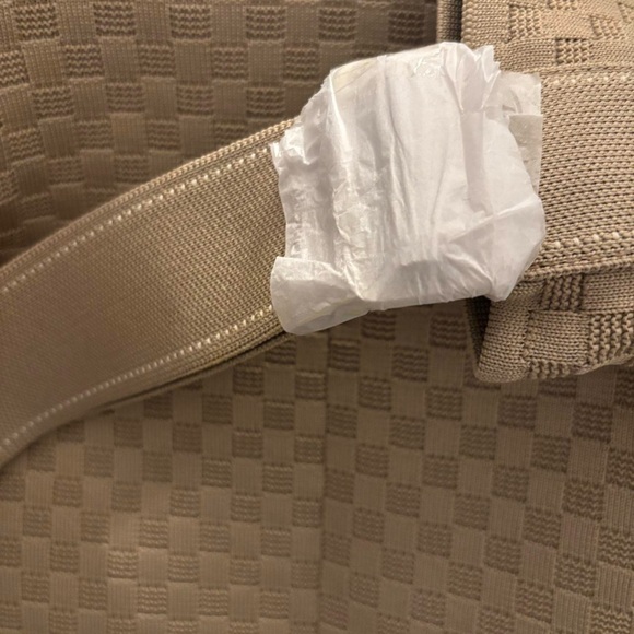 NWT Rothy’s The Bucket Bag (Hazelnut) - Picture 4 of 5